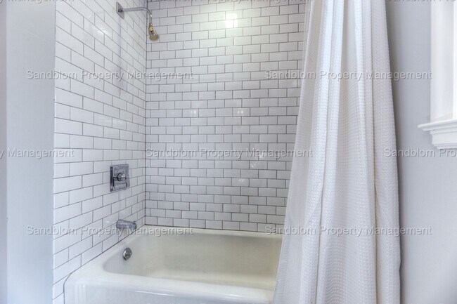 Building Photo - FOR LEASE | Tulsa | Available Now!