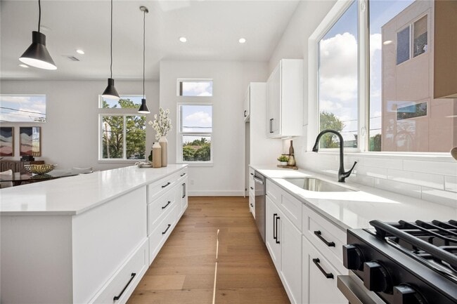 Building Photo - 2810 Mills St