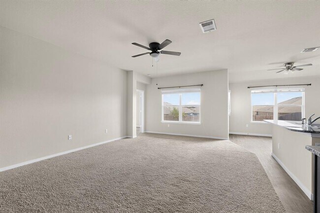 Building Photo - 402 Pentire Way