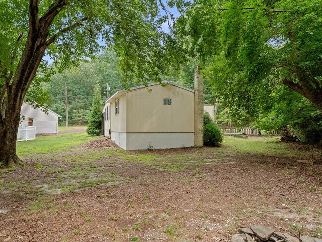 Building Photo - For Rent | Charming 2-Bedroom Home with Bonus Room & Screened-In Porch in Berlin