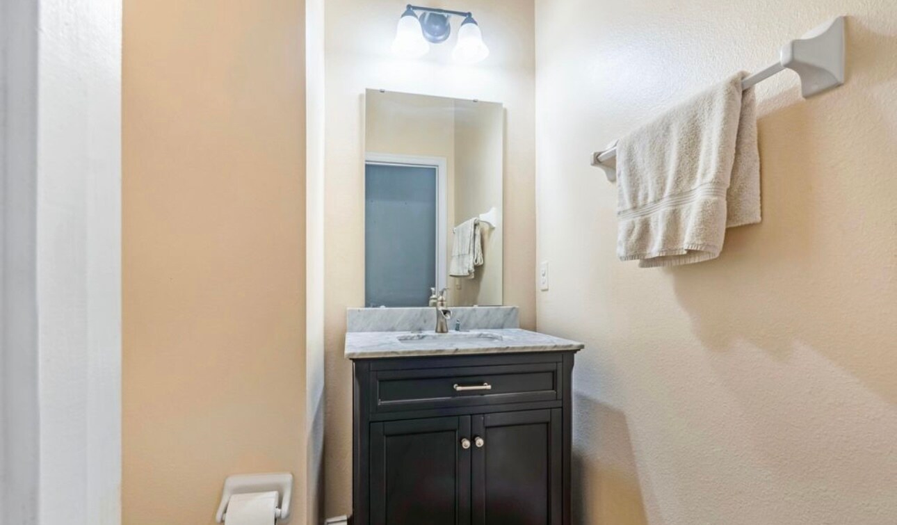 Building Photo - 14210 Desert Haven St