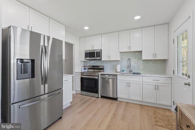 Building Photo - 12816 Greenhall Dr