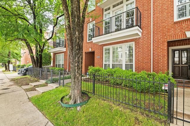 Building Photo - 3238 Throckmorton St