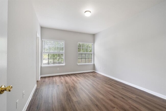Building Photo - 2300 S Bagdad Rd