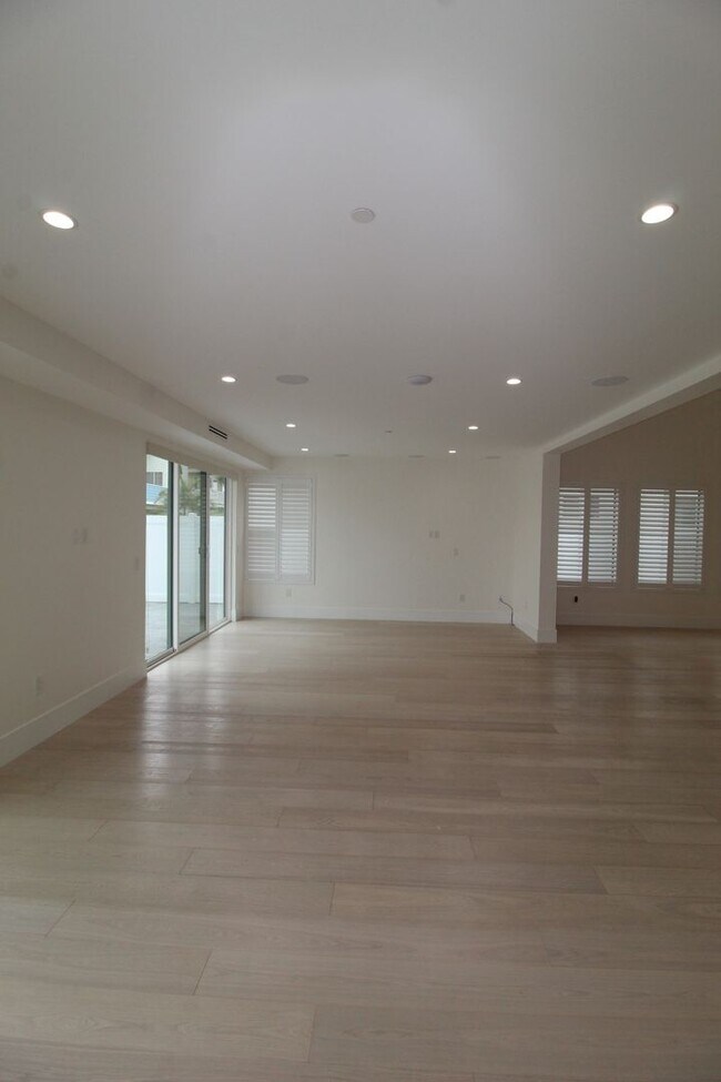 Building Photo - Brand New Custom Home with Ocean Views and...