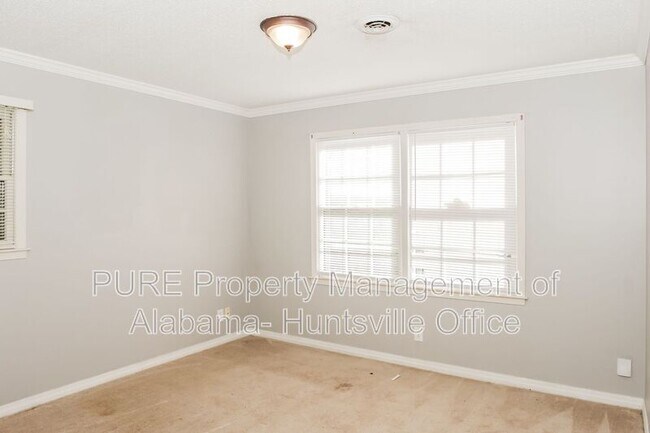 Building Photo - 11313 Mountain Crest Dr SE