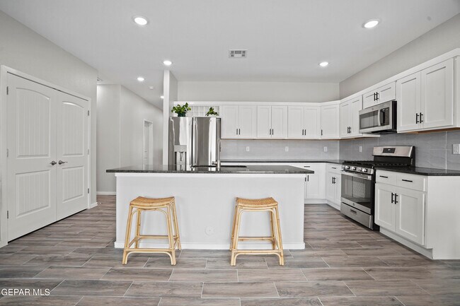 Building Photo - 2308 Enchanted Quail