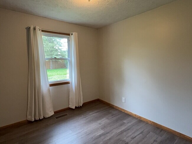 Building Photo - 2208 Beauvoir Ct