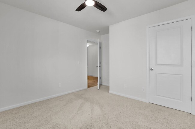 Building Photo - Bright & Spacious 4-Bedroom Home in Savannah’s Godley Park