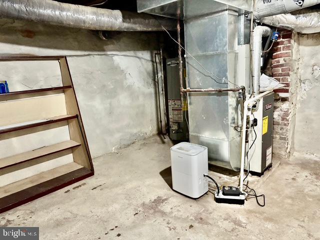 Building Photo - 2445 E Huntingdon St