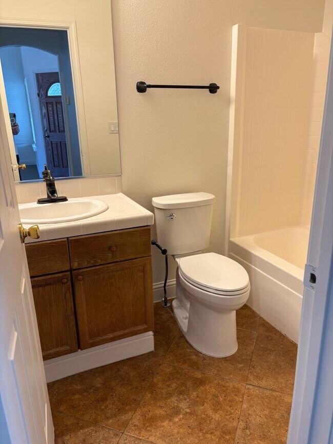 Building Photo - Darling 3 bedroom in Wingfield Springs
