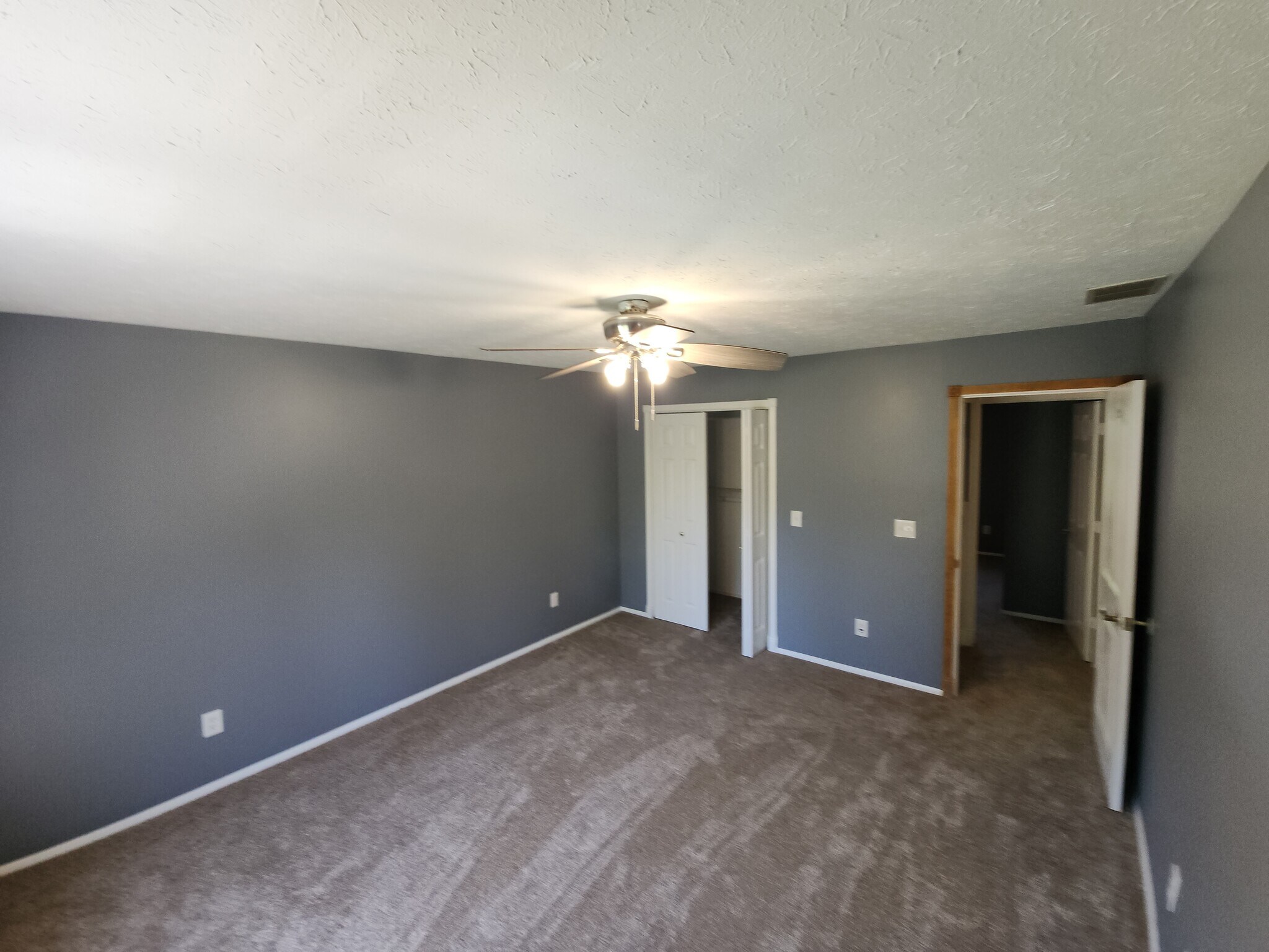 Building Photo - 8797 S Shandle Blvd