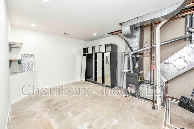 Building Photo - 3105 White Daisy Pl