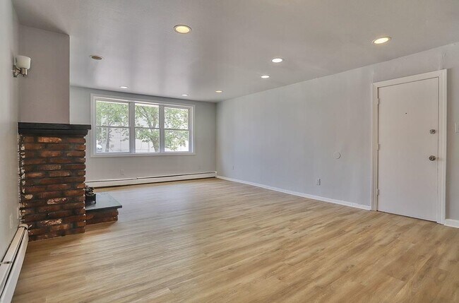 Building Photo - 97 Sanford Pl
