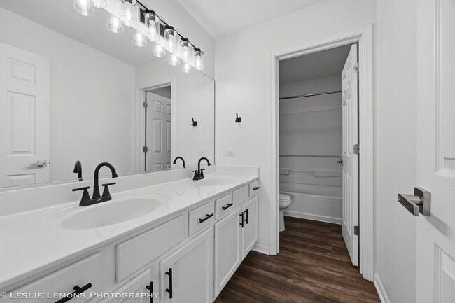 Building Photo - 6816 Twin Falls Dr