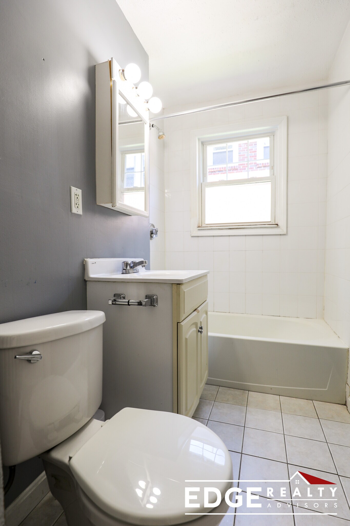 Building Photo - 71 Colborne Rd