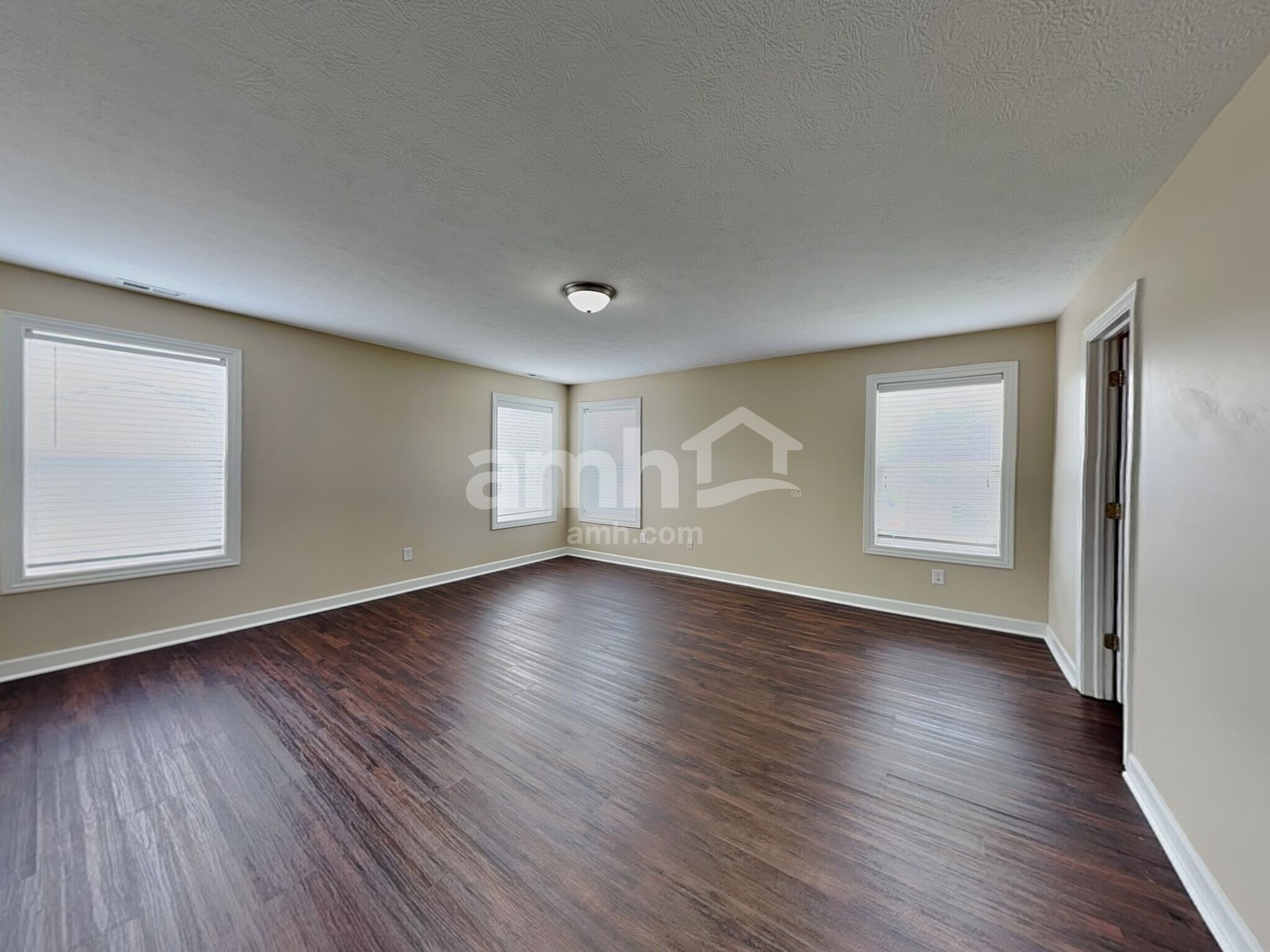 Building Photo - 5915 Cabot Dr