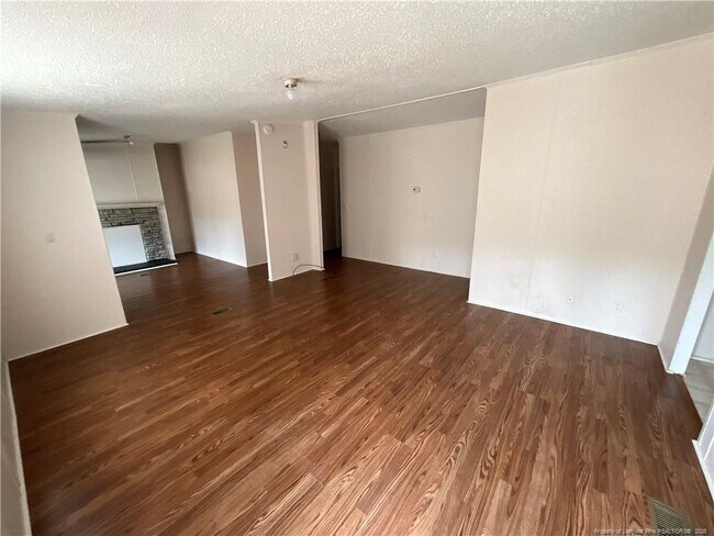 Building Photo - 159 Pine Haven Dr