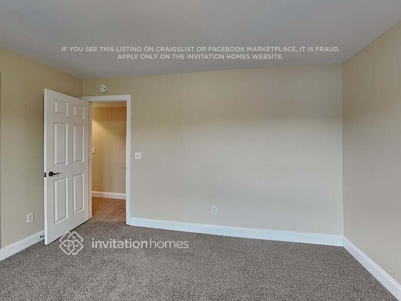 Building Photo - 9014 Sandpiper Dr