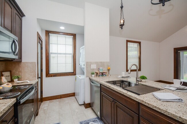 Building Photo - 29525 Turnbury Village Dr