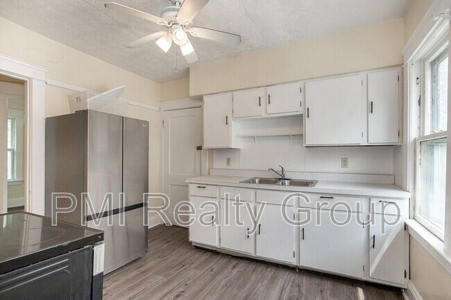 Building Photo - 1459 E 134th St