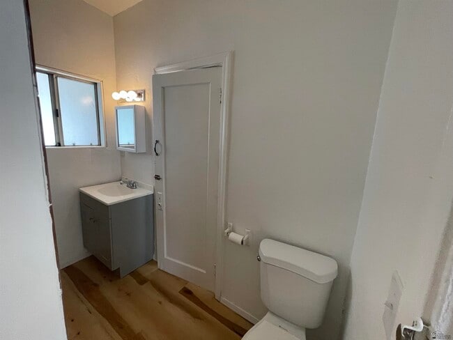 Building Photo - 244 S 15th Ave