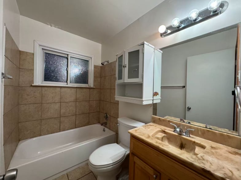 Building Photo - 1202 E George Ave