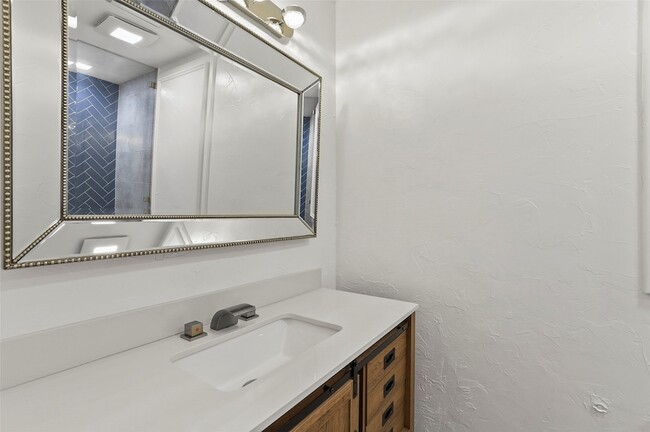 Building Photo - 545 Oak Hill Dr