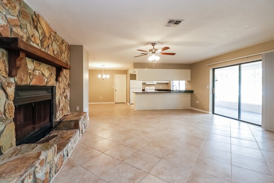 Building Photo - 1266 Bentley Ave