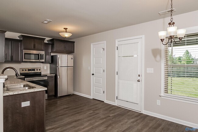 Building Photo - 109 Eagles Watch Ct