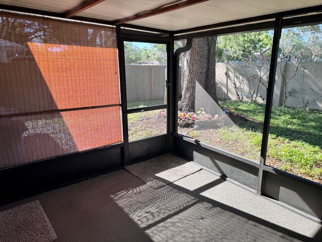Building Photo - 2/1 Townhome Located in Carrollwood WITH G...