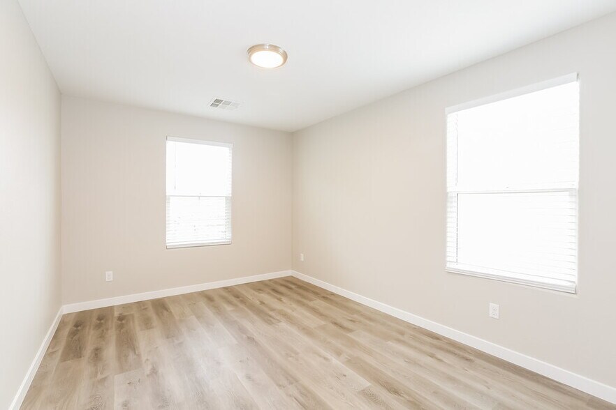 Building Photo - 7376 Cobbhan Dr