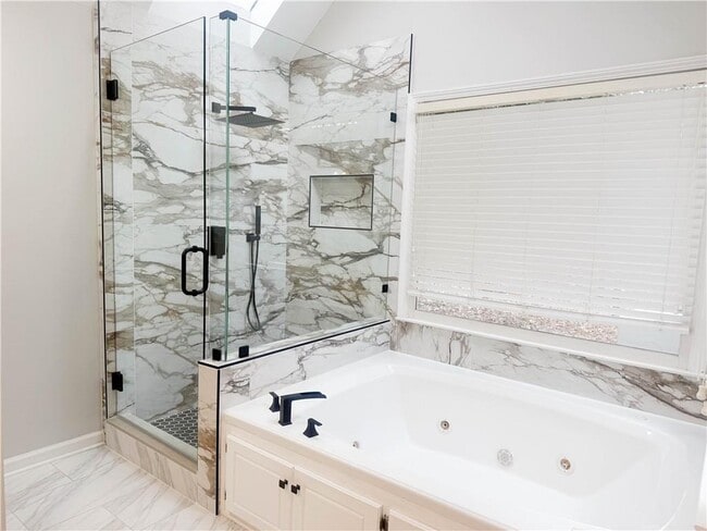 Building Photo - 1095 Whitehead Rd