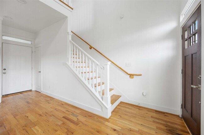 Building Photo - 1617 Dumble St