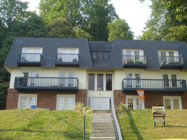 Primary Photo - Lake Hill Apartments