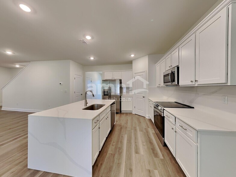 Building Photo - 850 Jubilation St