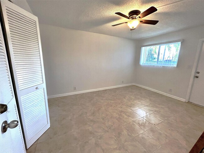 Building Photo - 2175 NE 56th St