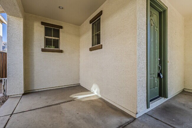 Building Photo - 3509 E Oakland St