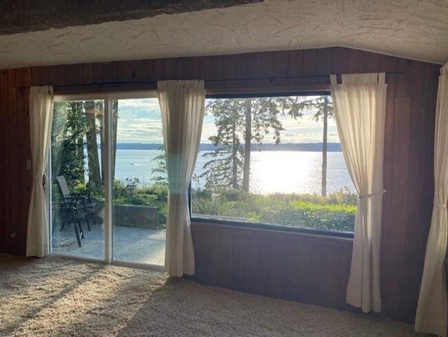 Building Photo - Waterfront Cottage in Gig Harbor