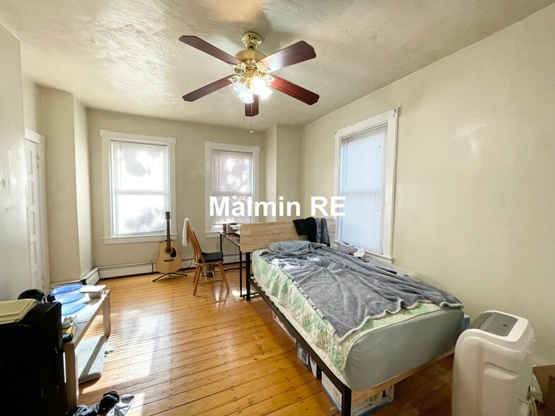 Building Photo - 19 Sachem St