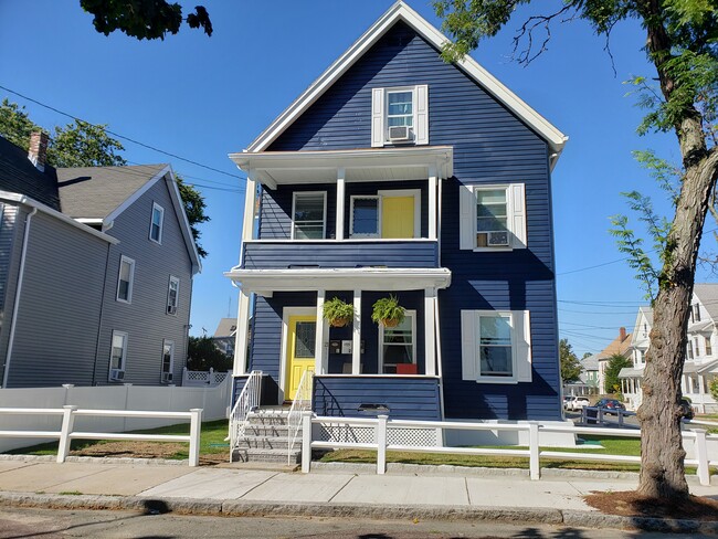 Building Photo - 21 Watts St