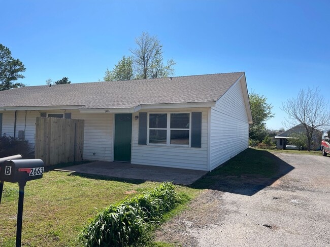 Building Photo - 2 bed 1 bath duplex tastefully updated in a great location in the heart of Blanchard! Plenty of p...