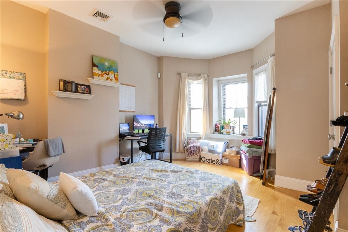 Building Photo - 9 Worthington St