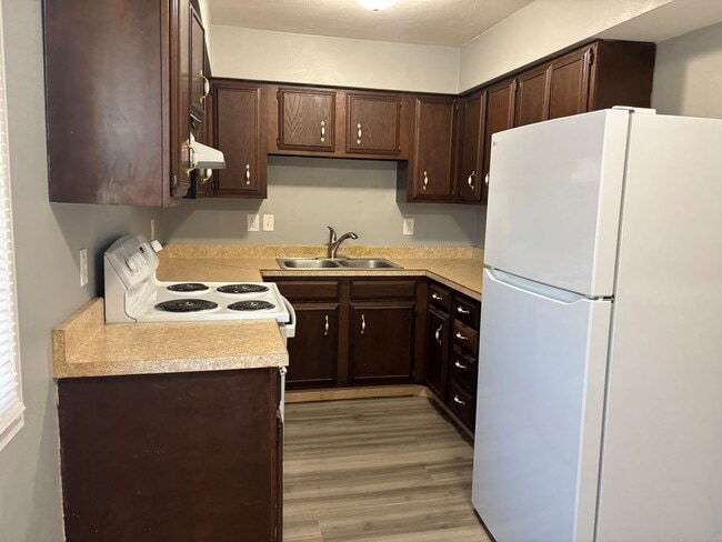 Building Photo - 3 bedroom, 2 bath home in Waterloo