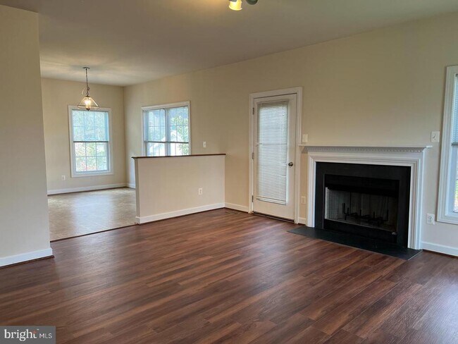 Building Photo - 6930 Westlawn Dr