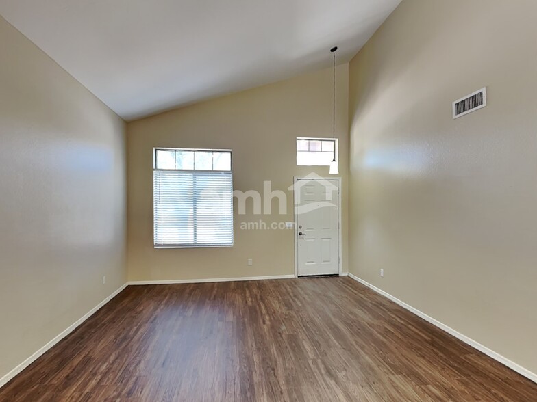 Building Photo - 33055 N Madison Way Dr