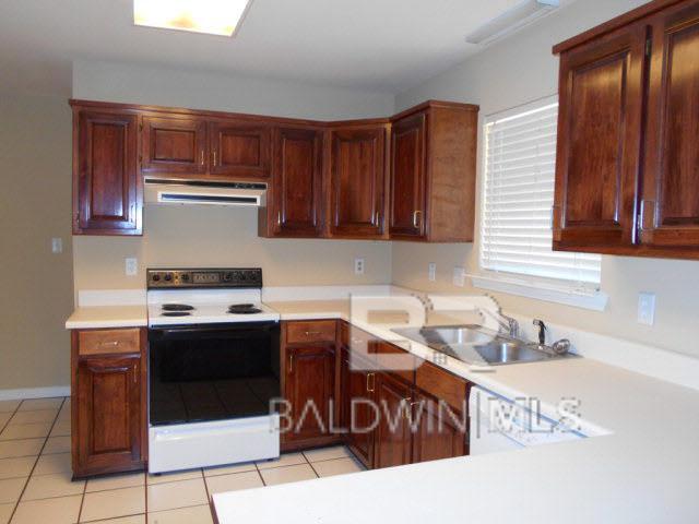 Building Photo - 104 Clay Cir