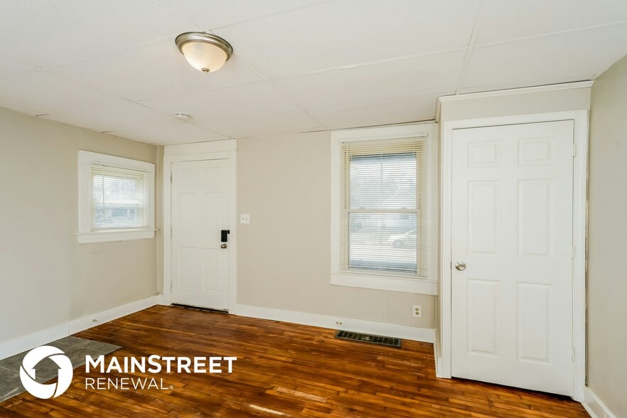 Building Photo - 409 S 39th St