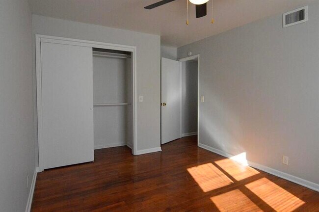 Building Photo - 801 N 48th St