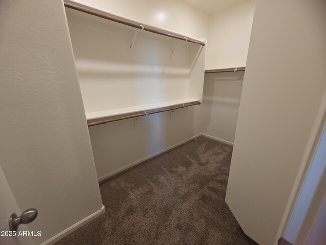 Building Photo - 9 S 195th Ln